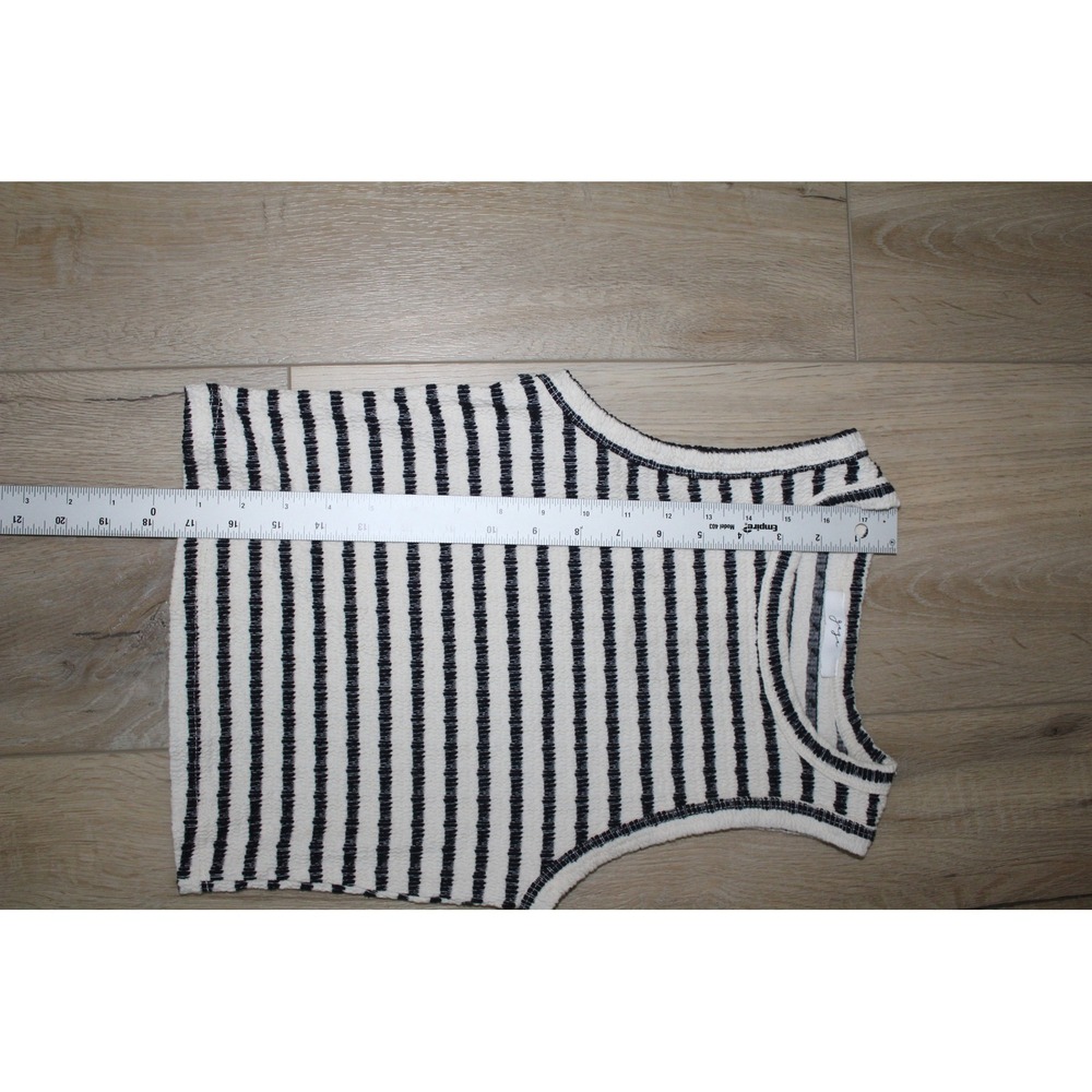 Gaze Women Cream Navy Blue Striped Textured Sleeveless Crew Neck Tank Top - Picture 4 of 5